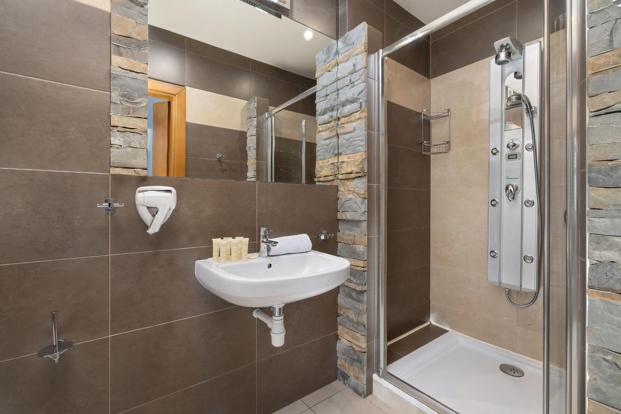 Przestronne Apartamenty W Zakopanem Z Trzema Sypialniami I Parkingiem By Noclegi Renters エクステリア 写真